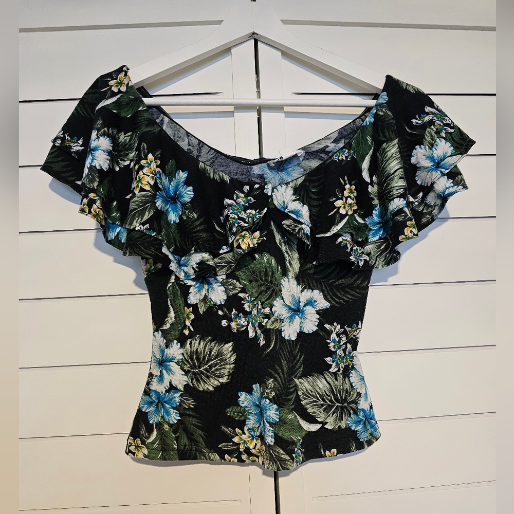 Unique Vintage Off Shoulder Floral Top Size XS